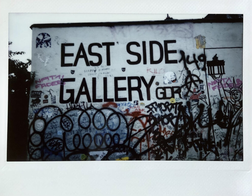 Die Eastside-Gallery – Appell An Die Freiheit Oder Kommerzialisierung ...